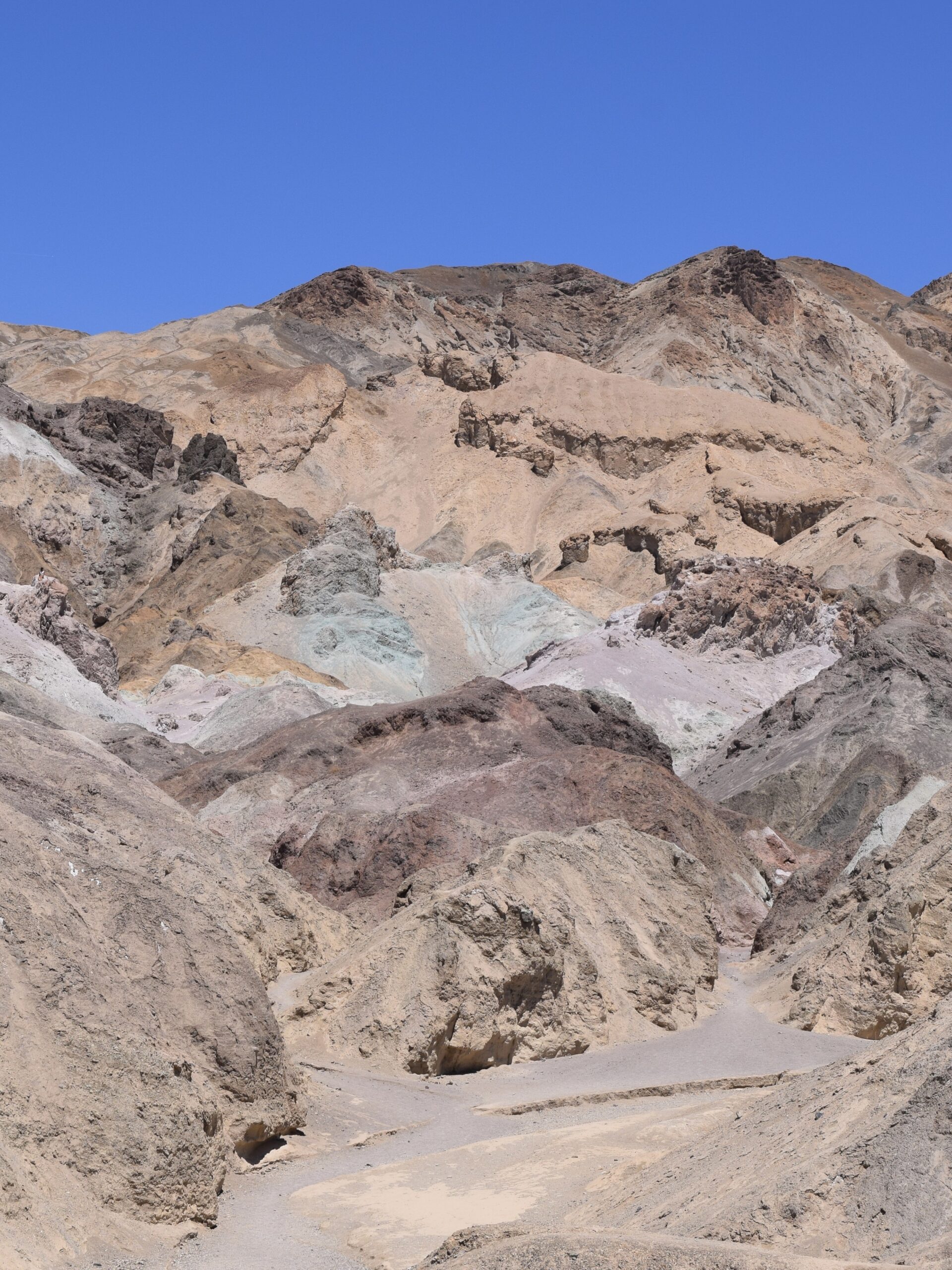 ONE DAY IN DEATH VALLEY: 8 INCREDIBLE STOPS YOU CAN’T MISS